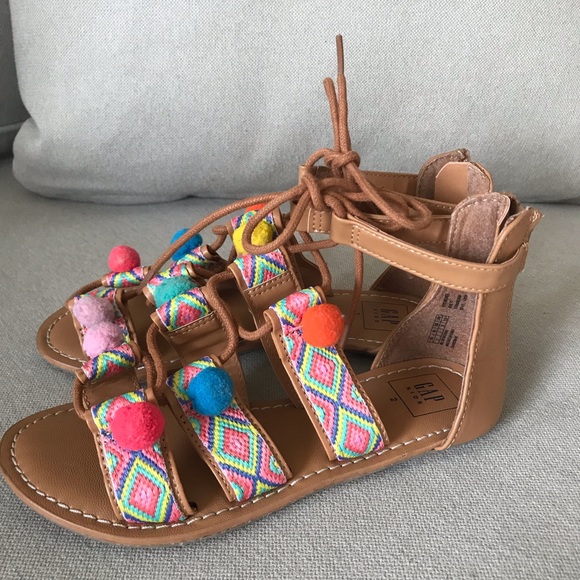 gap kids sandals